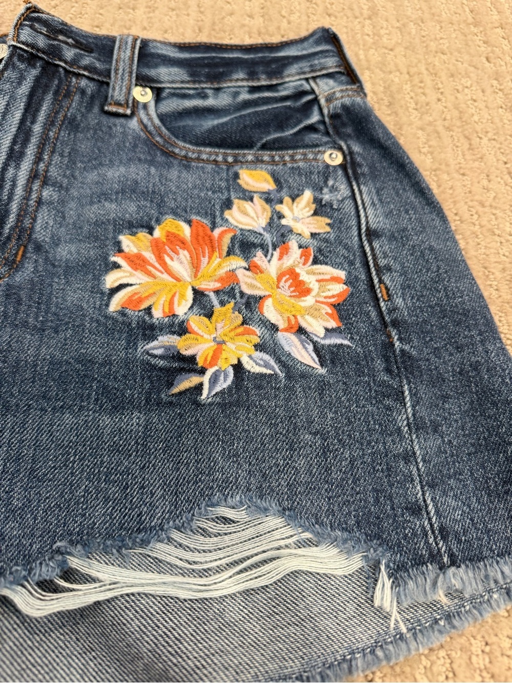 American Eagle Jean Mom Short Floral Cotton Denim - Picture 5 of 7
